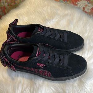Women’s Puma Suede x Barbie Size 6.5 Pre-loved Great Condition!